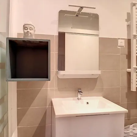 Apartment Vanille Climatise Port Et Plages A Pieds By Laconciergtie13 La Ciotat